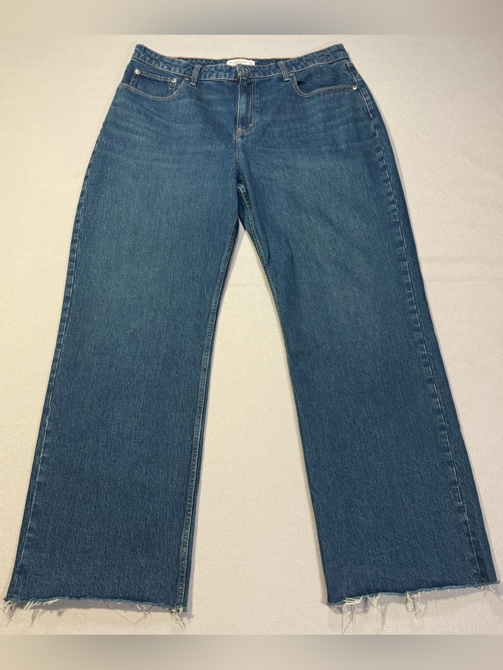 Abercrombie & Fitch Curve Love 90s Relaxed High Rise Jeans Dark Wash Women’s 34